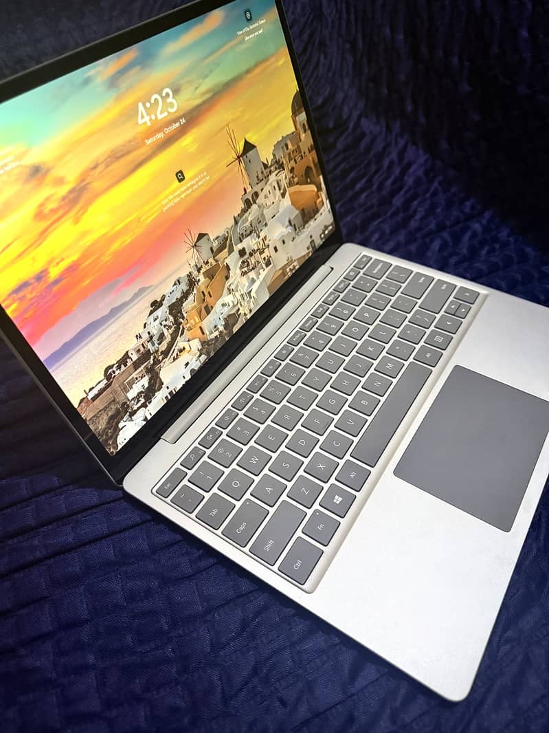 Microsoft Surface Go Compact & Lightweight i5 10th Gen Touchscreen 1