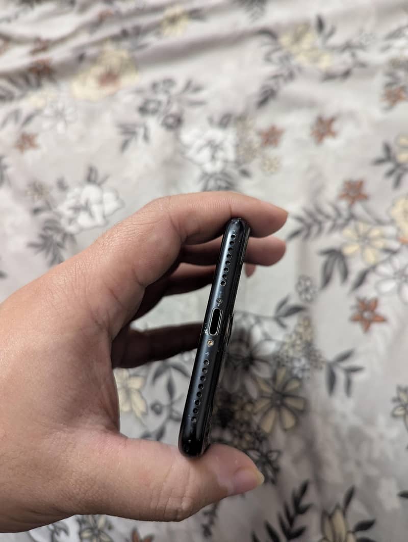 Apple iPhone 7 Plus 5