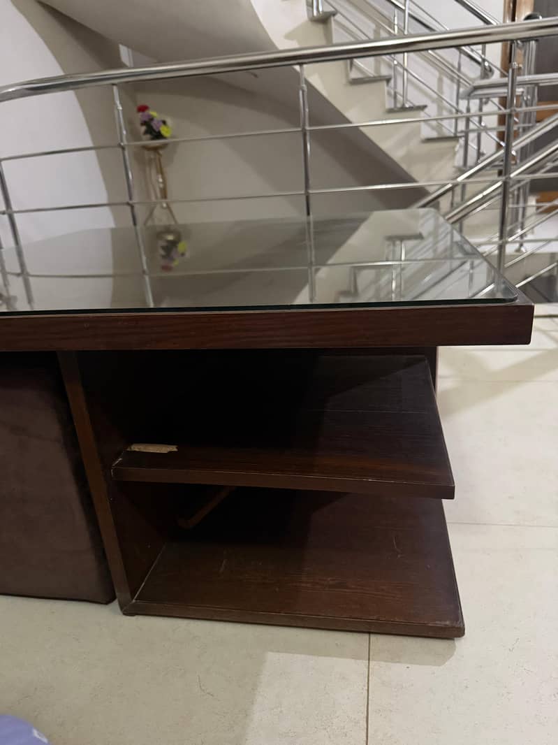 Coffee Table with pull out stools in good Condition 2