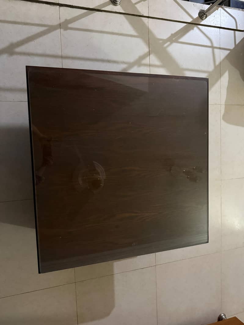 Coffee Table with pull out stools in good Condition 3