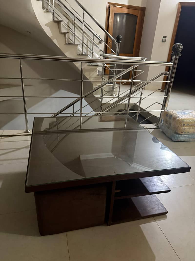Coffee Table with pull out stools in good Condition 5