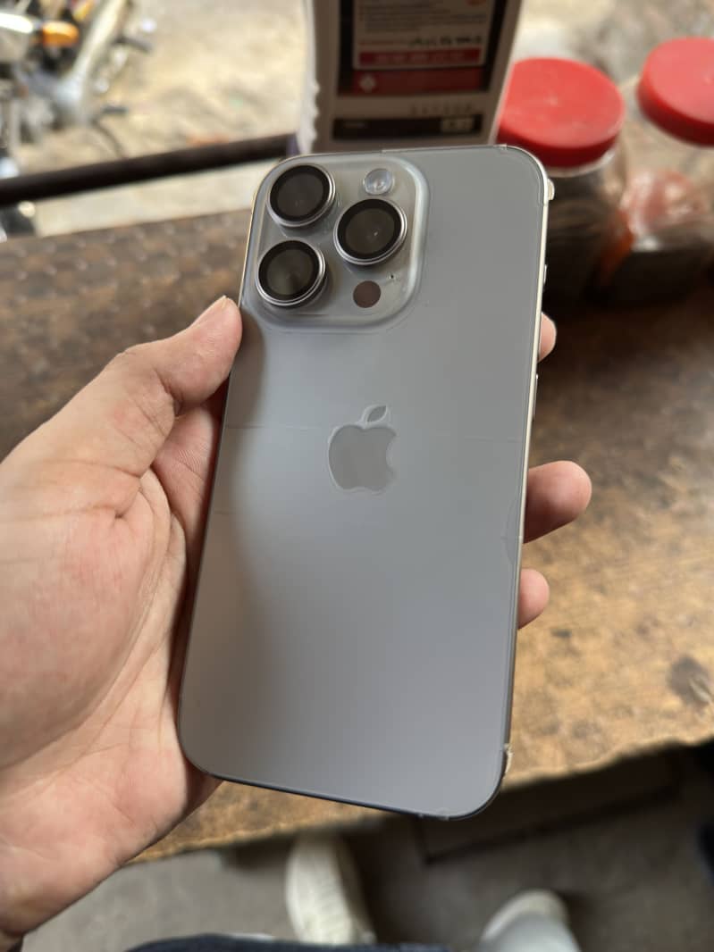Apple iPhone 15 Pro 1