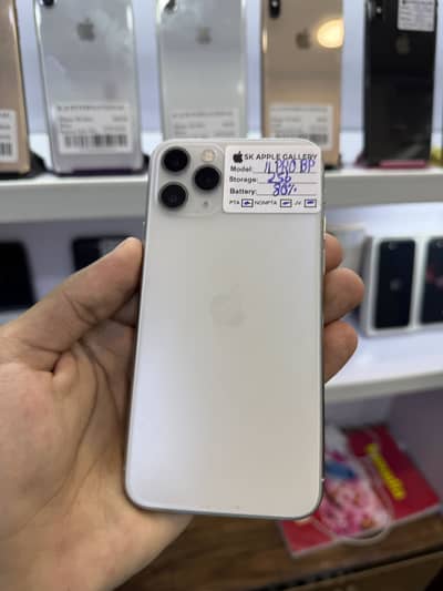 I Phone 11 Pro (OFFER) 03275894788