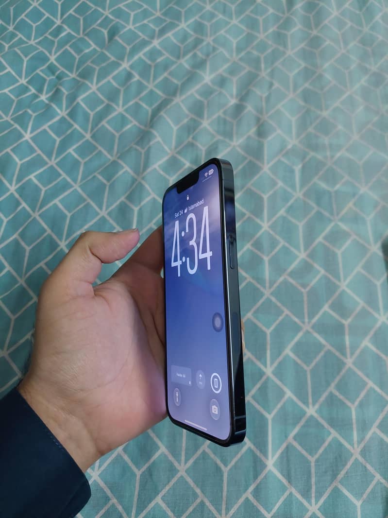 Apple iPhone 13 Pro 3