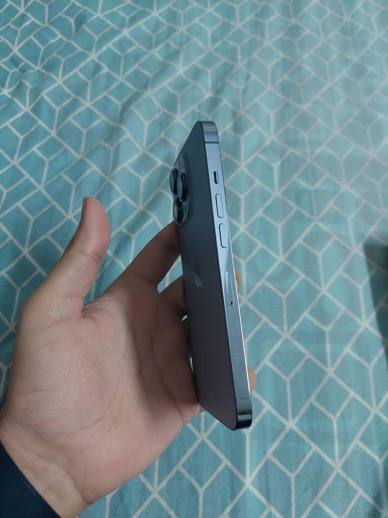 Apple iPhone 13 Pro 4