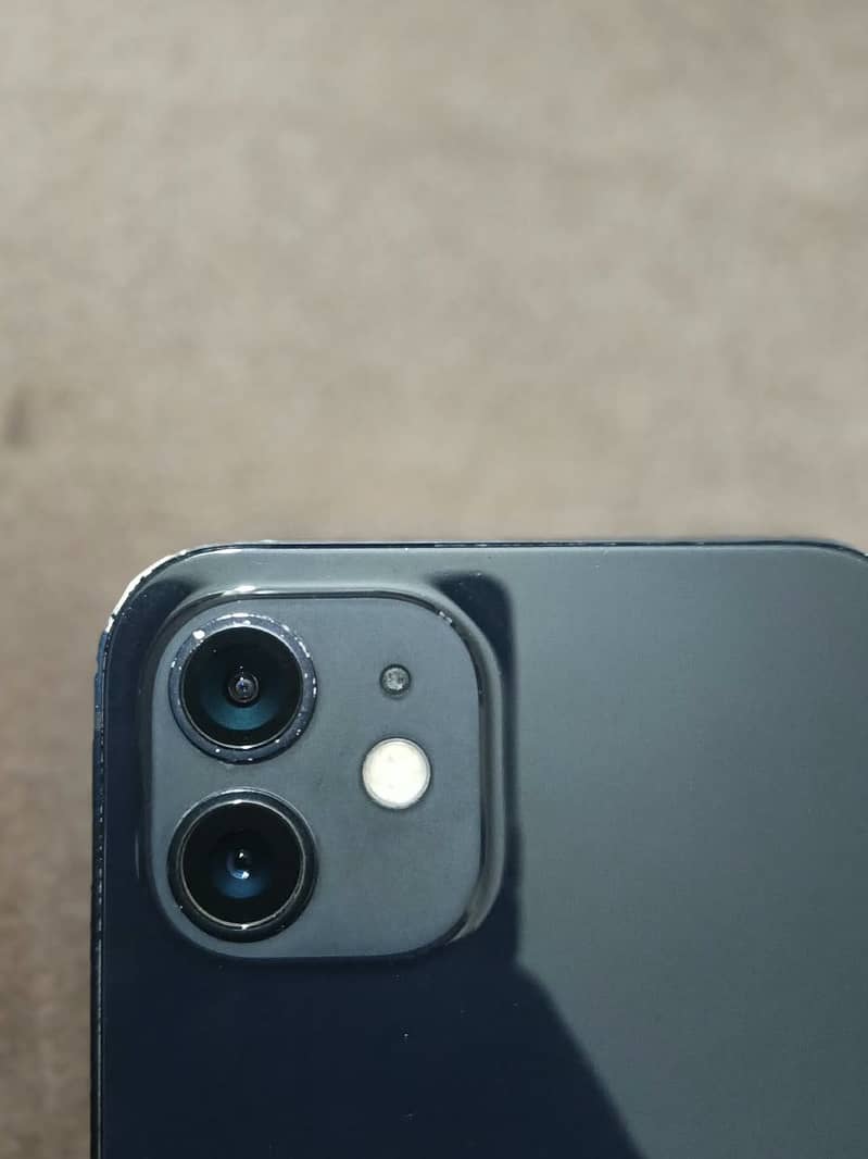 Apple iPhone 12 1