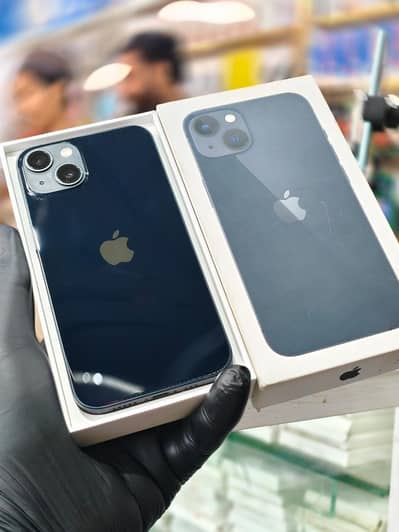 Apple iPhone 13