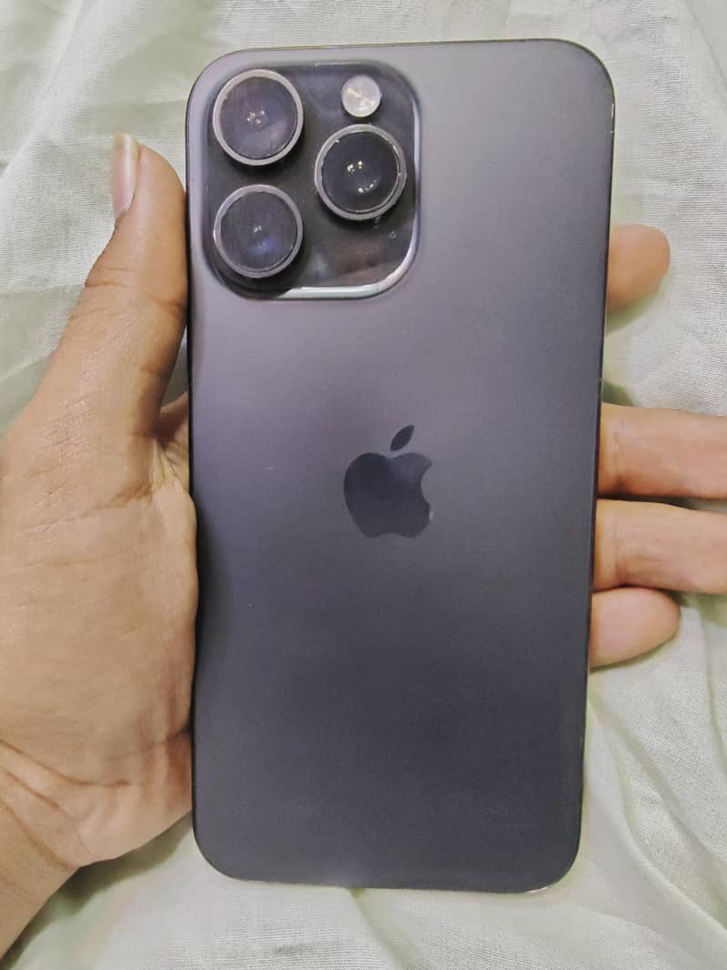 Apple iPhone 15 Pro Max 0