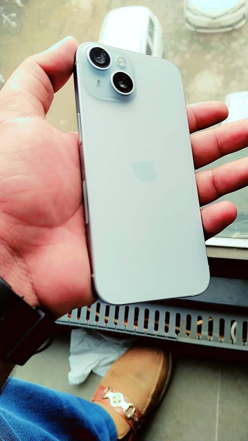 Apple iPhone 15 4