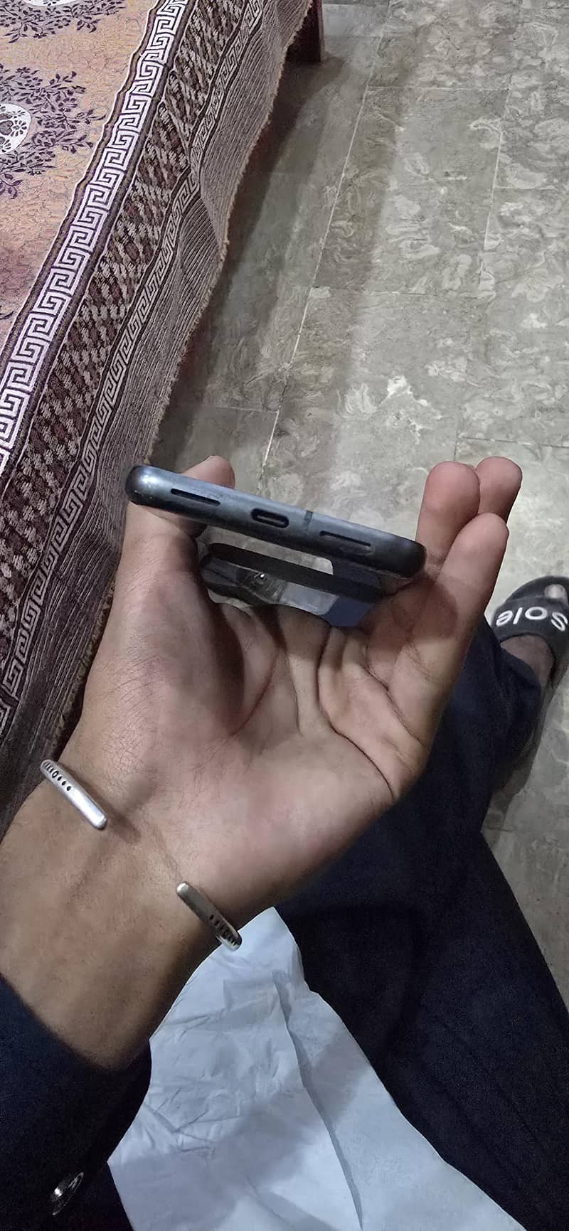 Google Pixel 8 4