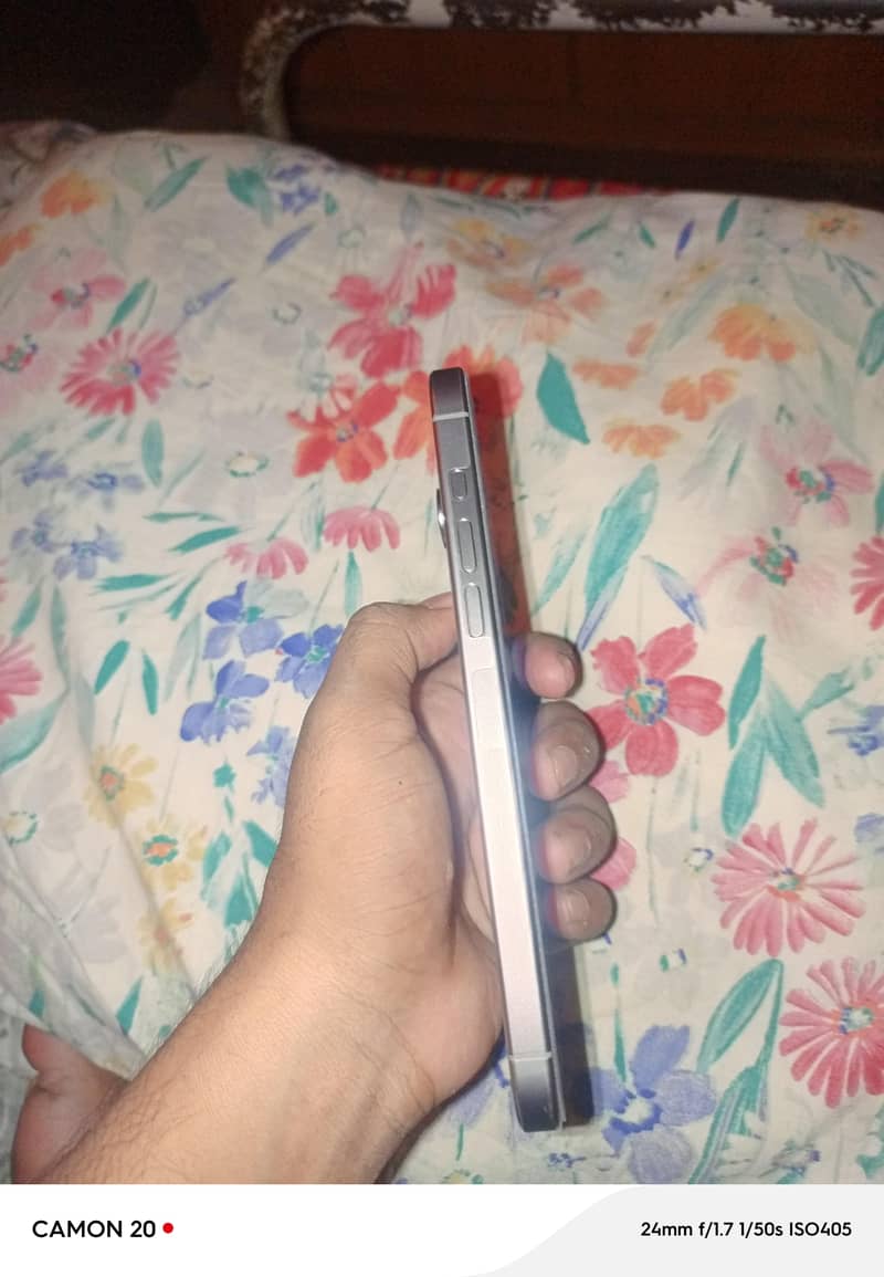 Apple iPhone 15 Pro 2