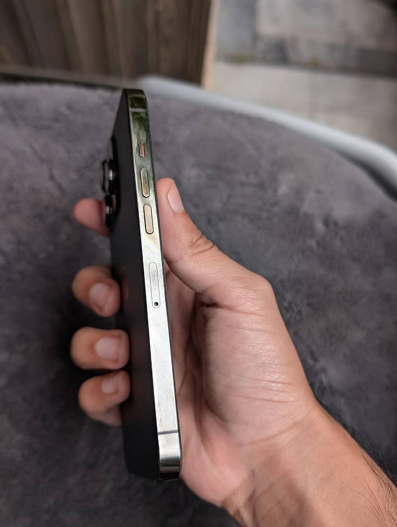 Apple iPhone 13 Pro 4