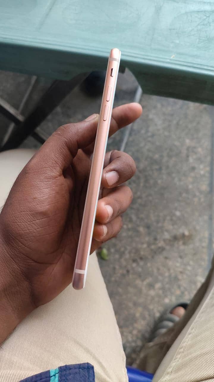 Apple iPhone 8 Plus 1