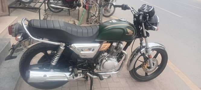 Good coundayion motorcycle for sale in gujrat