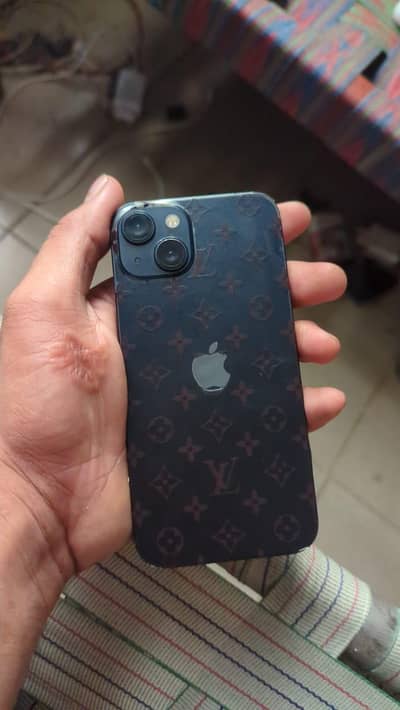 Apple iPhone 13