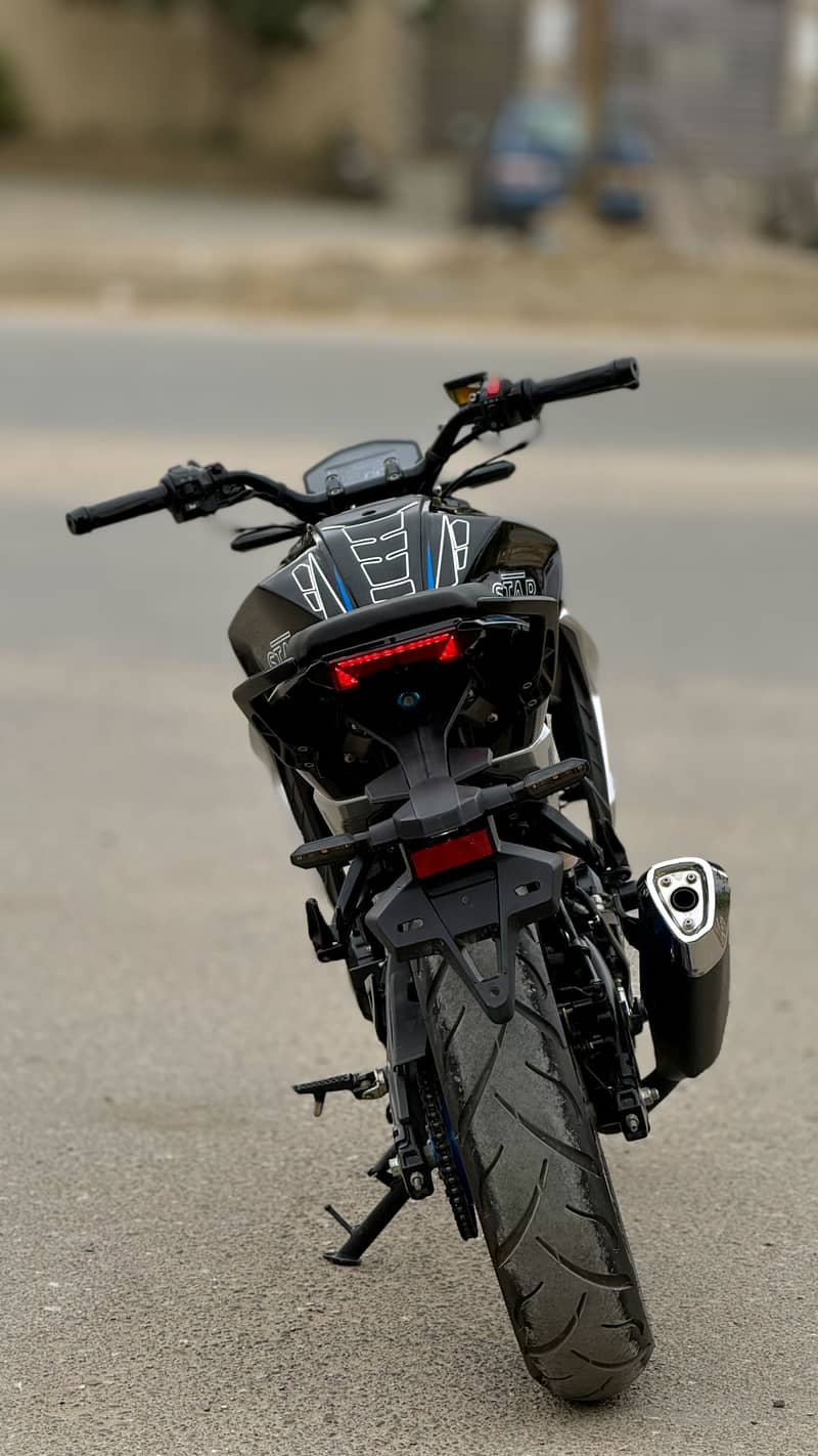 Superstar 200R 10