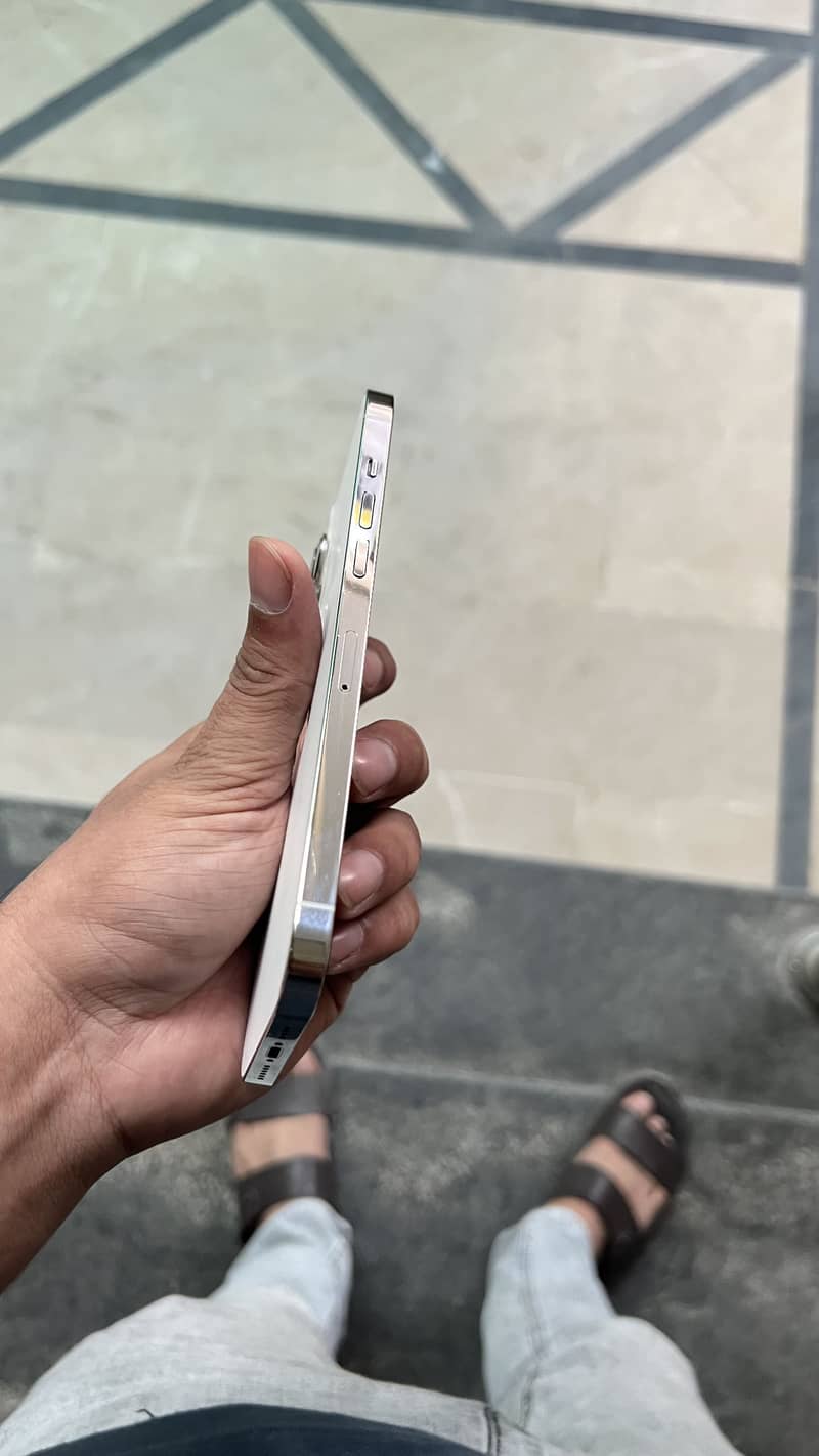 Apple iPhone 12 Pro Max 7