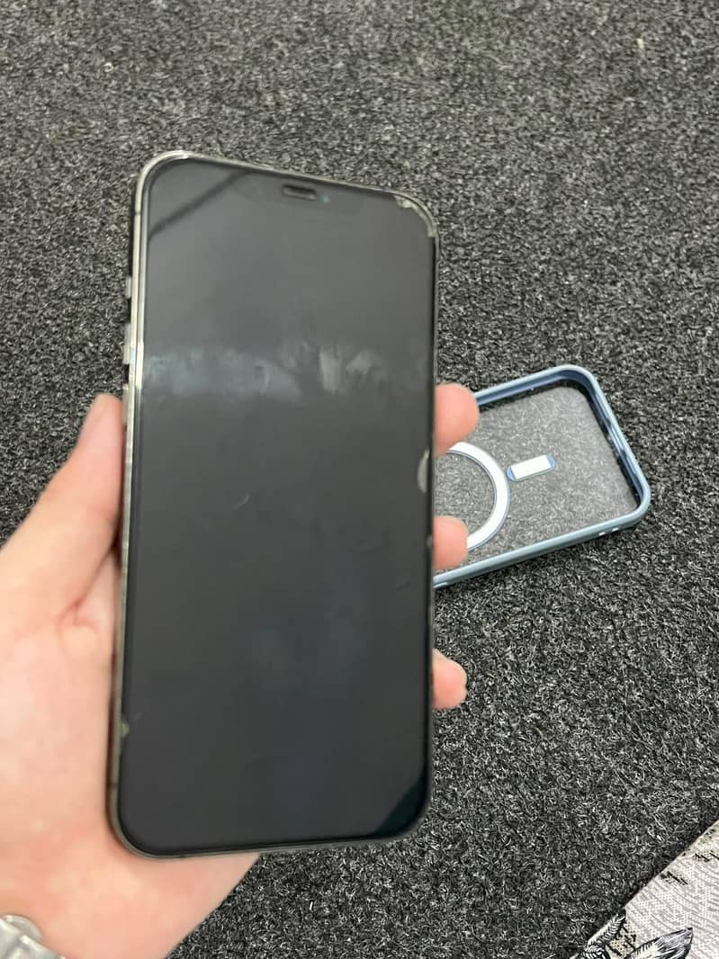Apple iPhone 12 Pro Max 4