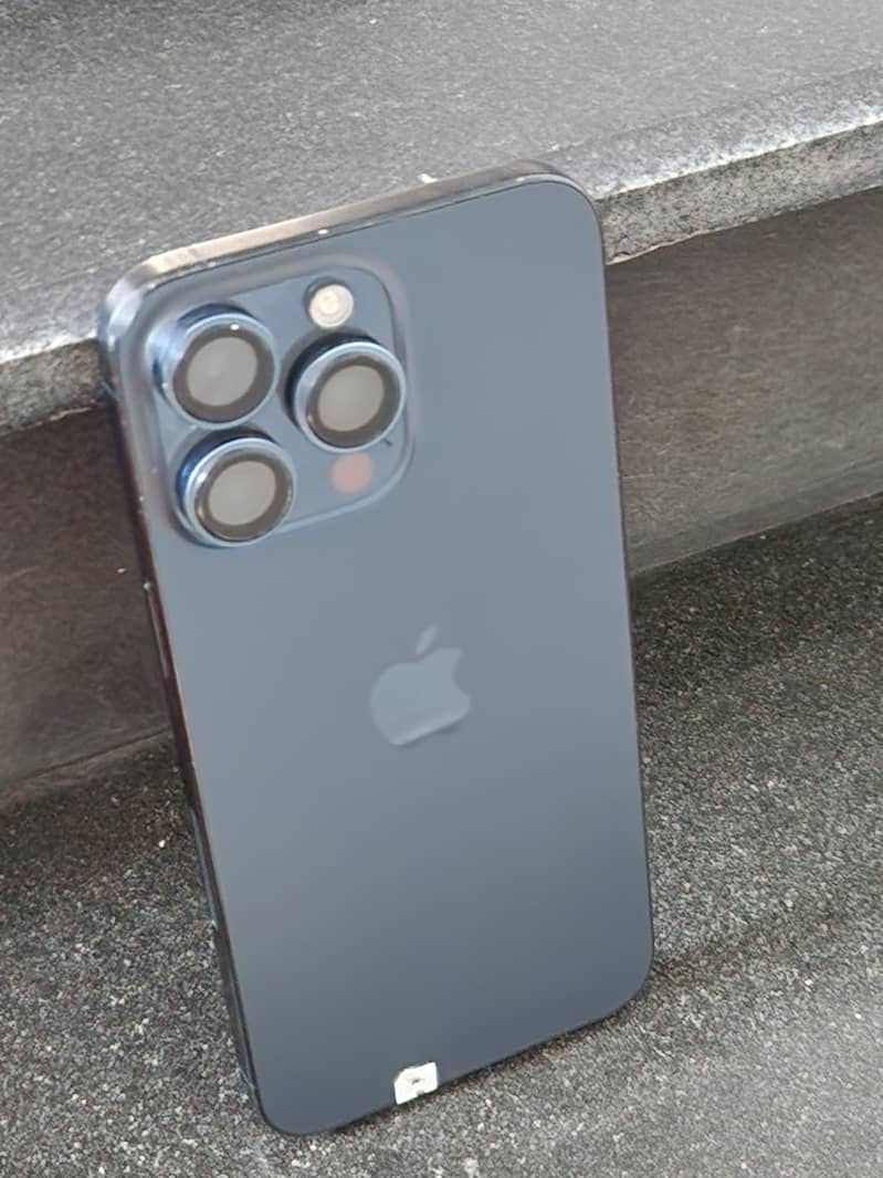 Apple iPhone 15 Pro Max 1