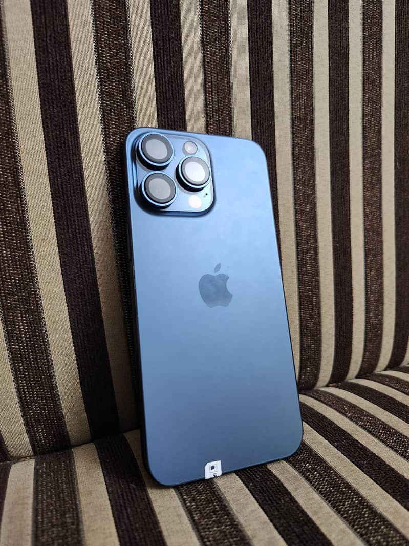 Apple iPhone 15 Pro Max 4