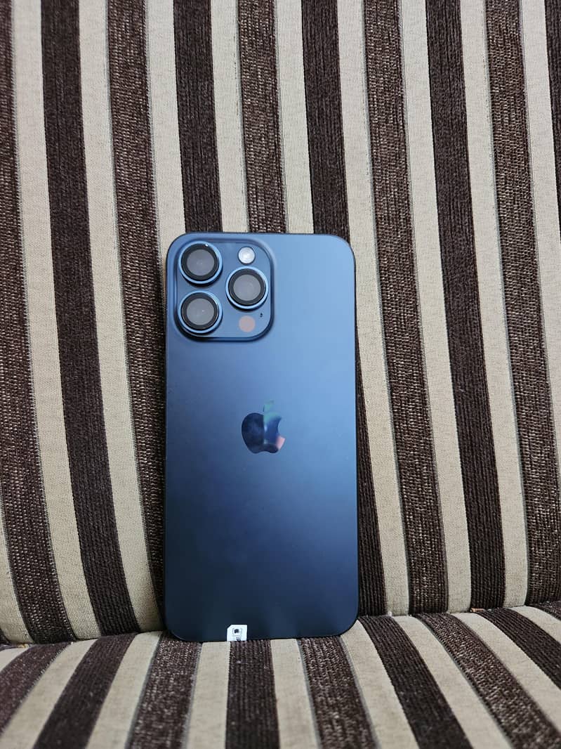 Apple iPhone 15 Pro Max 0