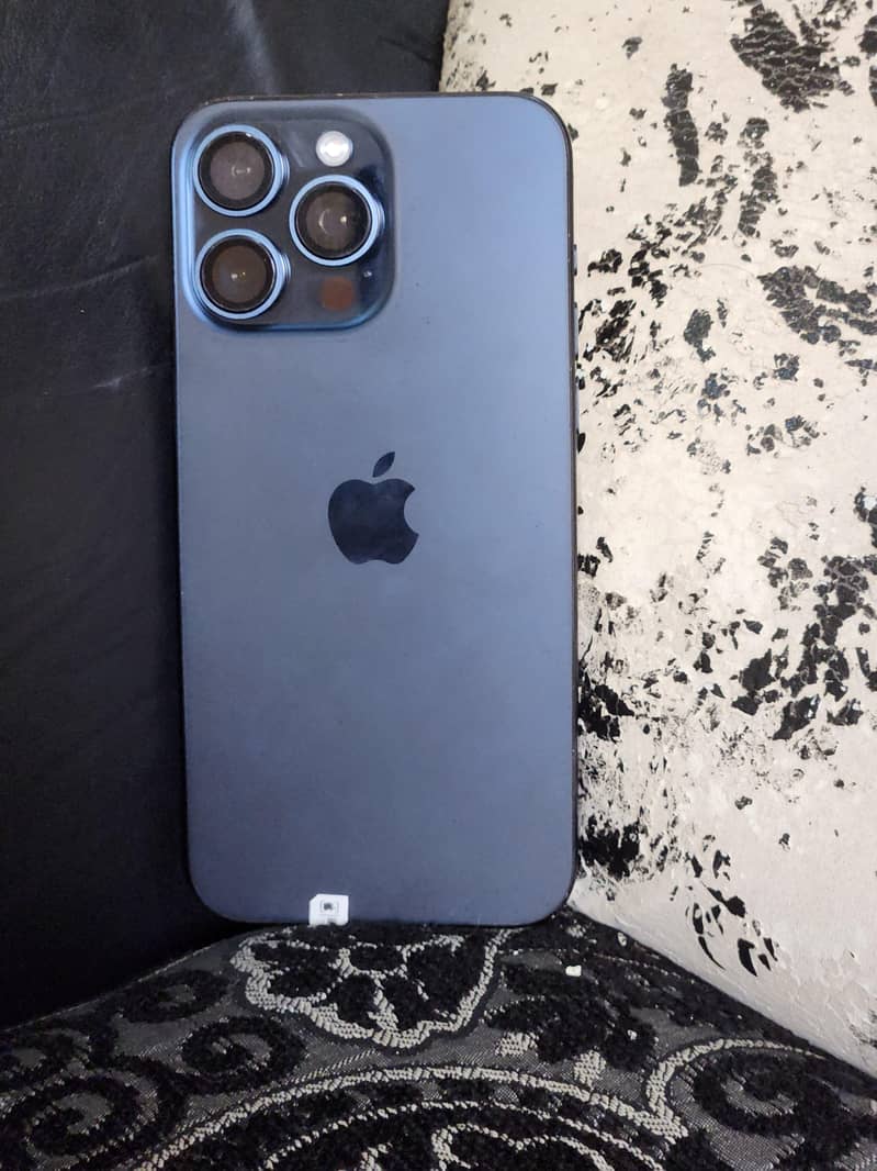 Apple iPhone 15 Pro Max 7