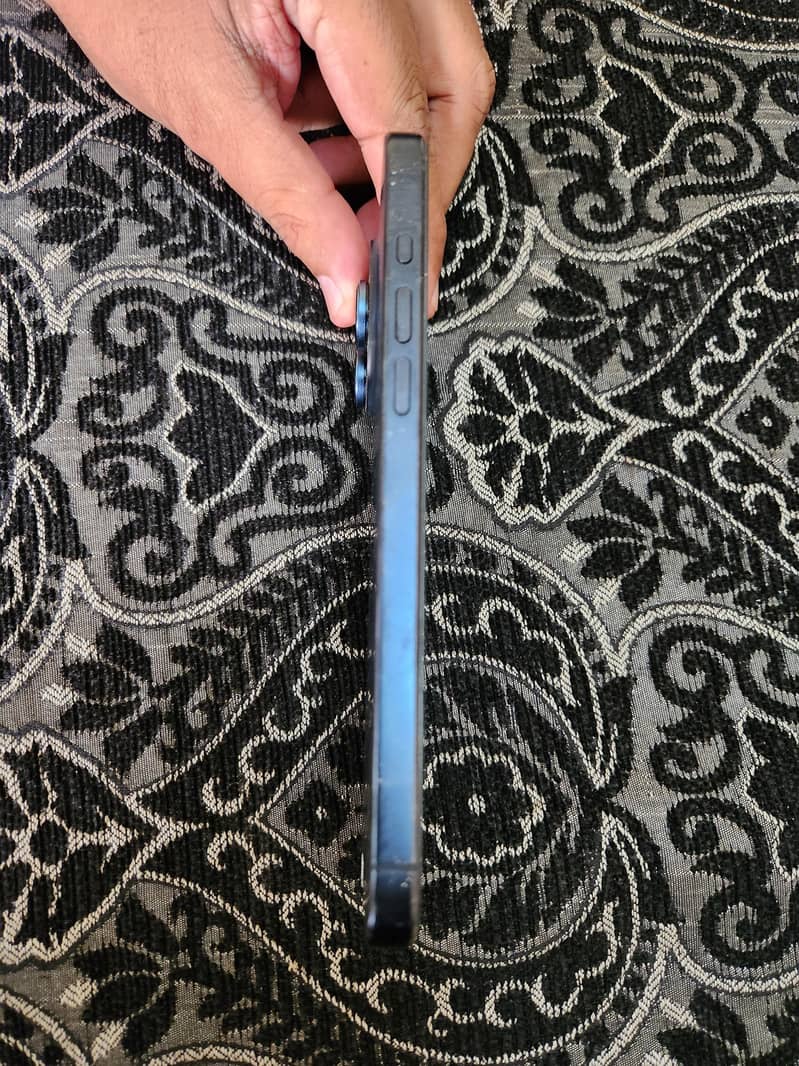 Apple iPhone 15 Pro Max 11