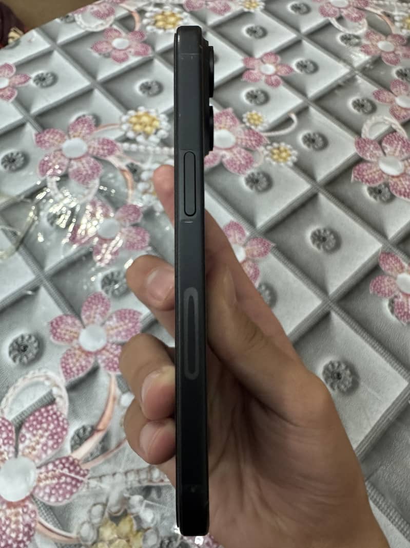 Apple iPhone 15 3