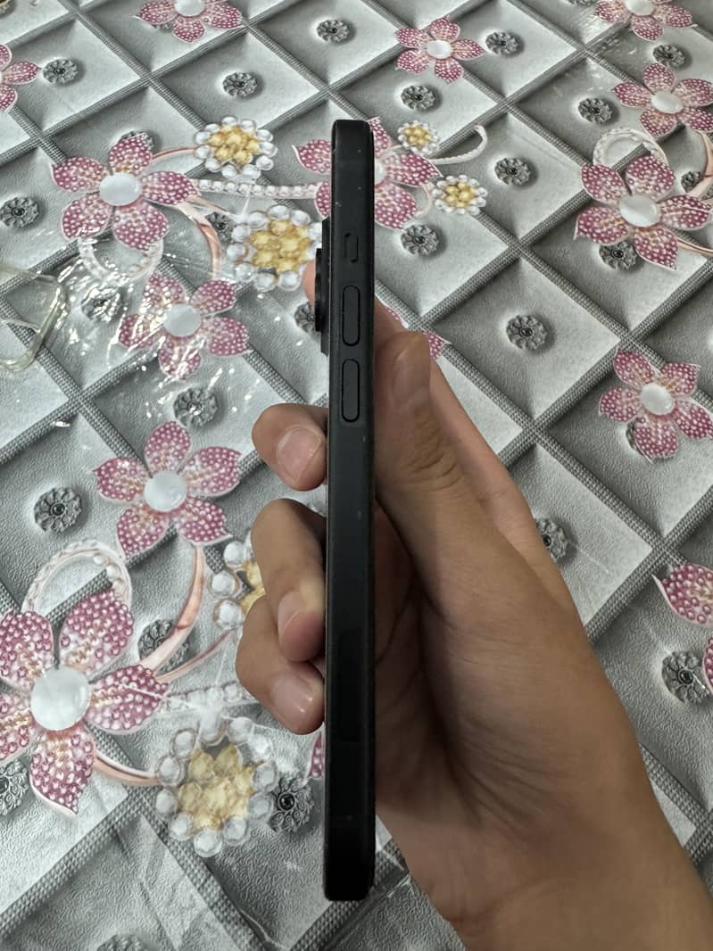 Apple iPhone 15 5