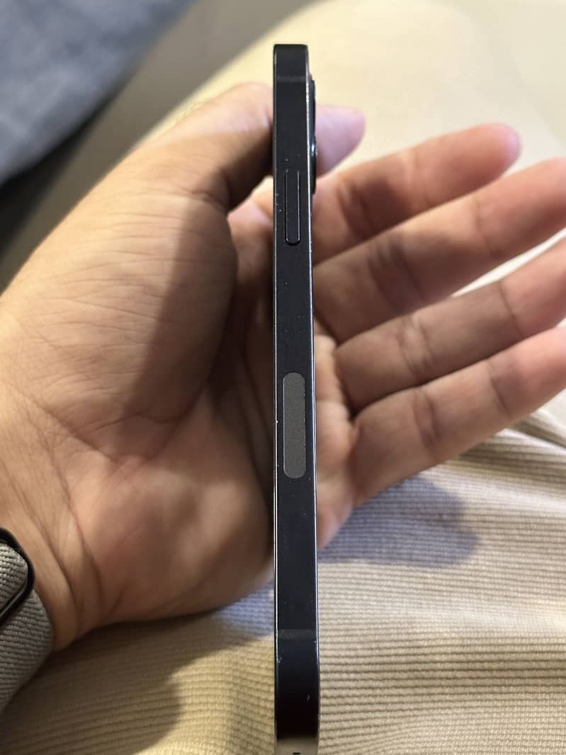 Apple iPhone 12 2