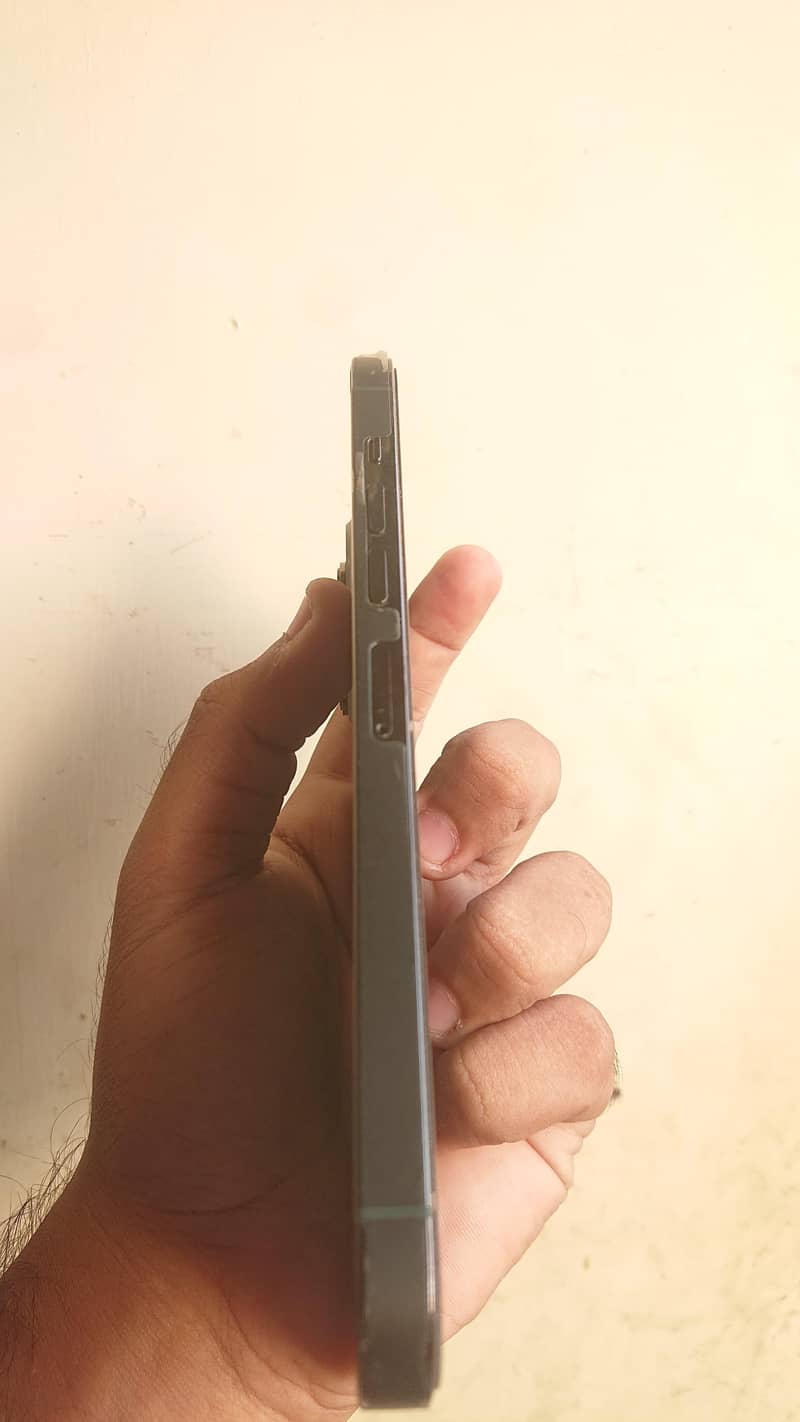 Apple iPhone 13 Pro Max 2