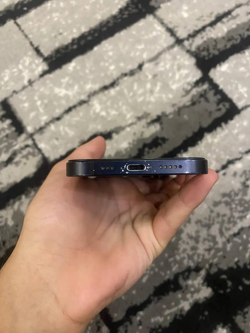Apple iPhone 12 10