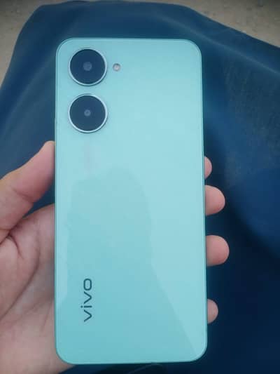 ViVO y03 4+64gb 10 by 10 condition  All ok hai  fresh peace hai with (