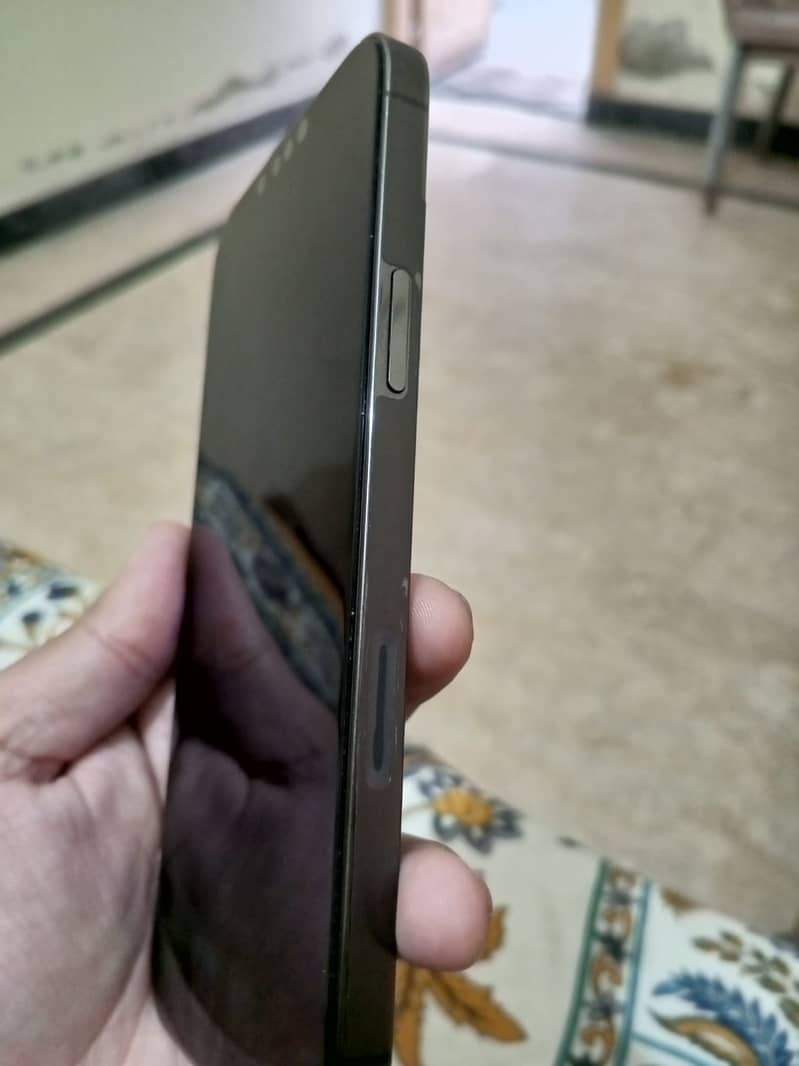 Apple iPhone 13 Pro Max 6