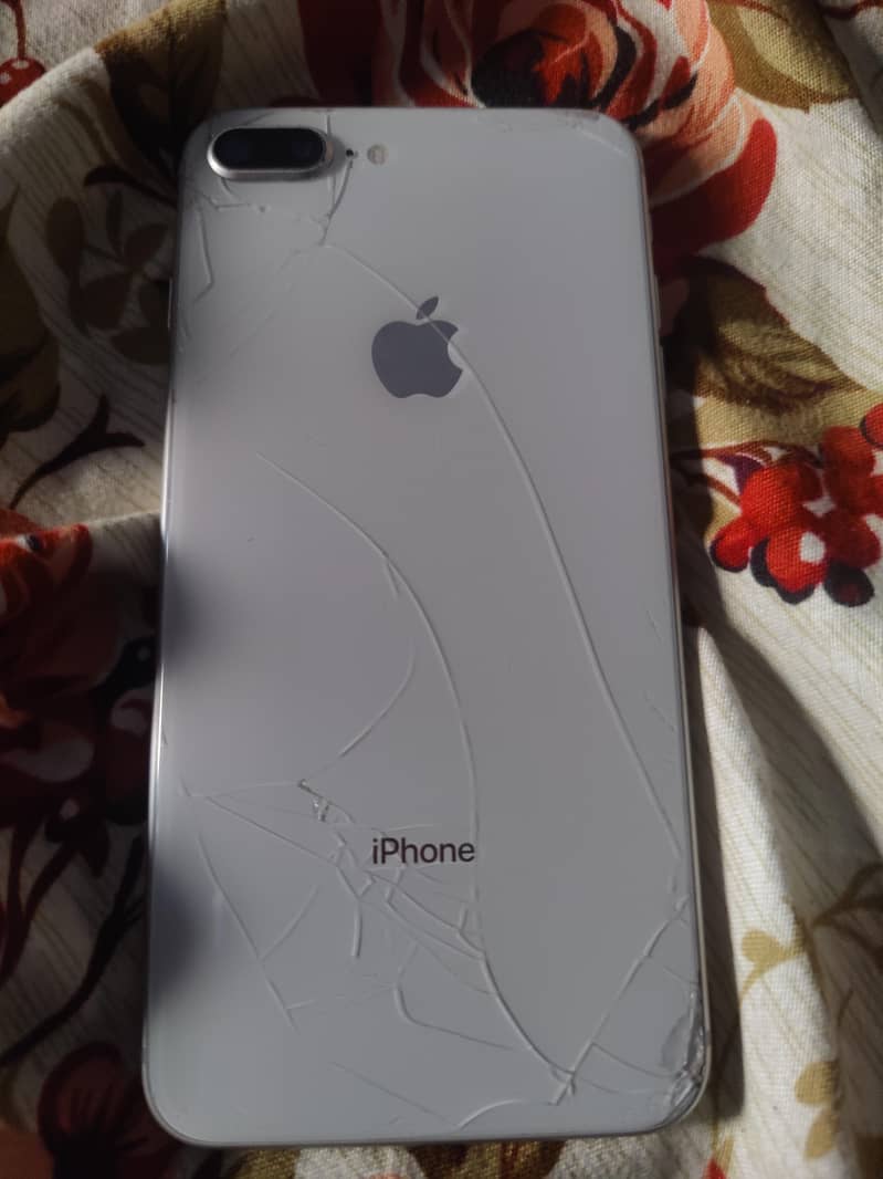 Apple iPhone 8 Plus 1
