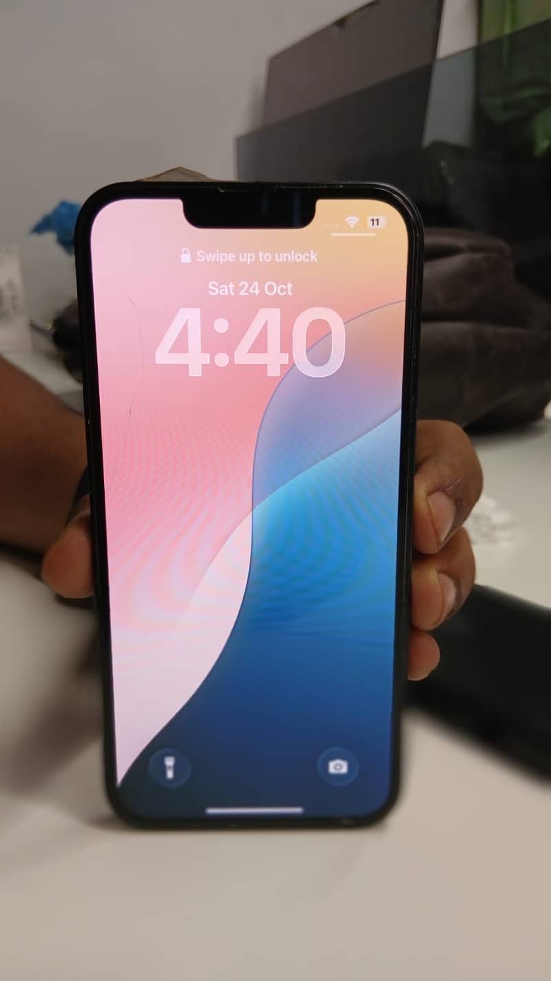 Apple iPhone 13 4