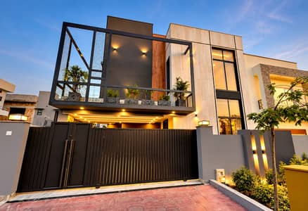10 Marla Lavish Bungalow on Prime Location of DHA Phase 5 Lahore For Rent