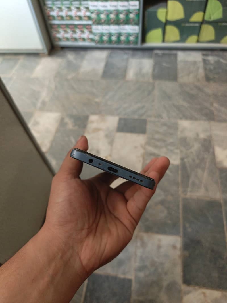 Realme C63 0