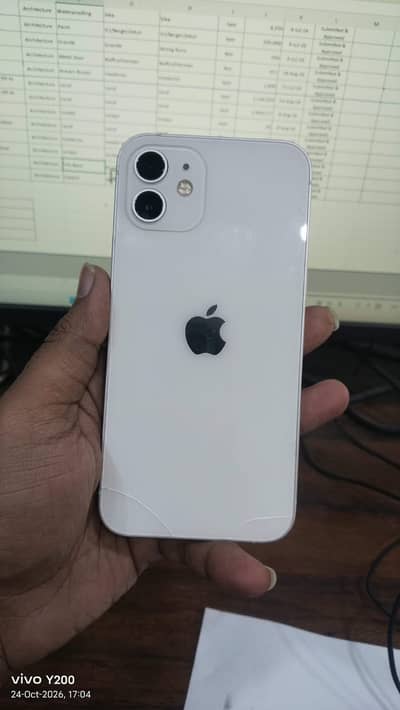 Apple iPhone 12