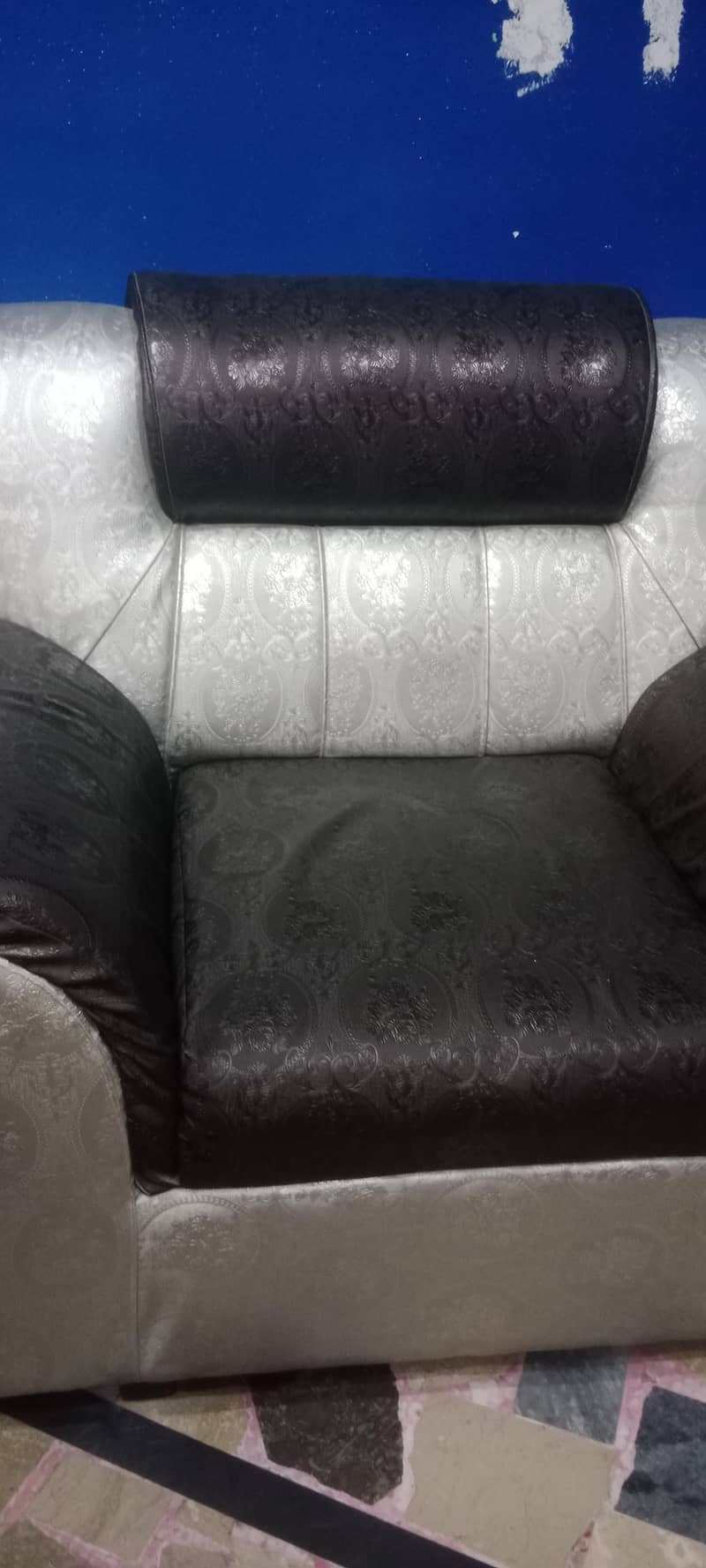 Used Sofa Set – 3 Seater + 2 Single Sofas 0