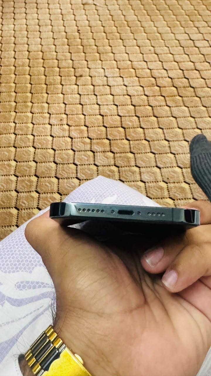 Apple iPhone 12 Pro Max 5