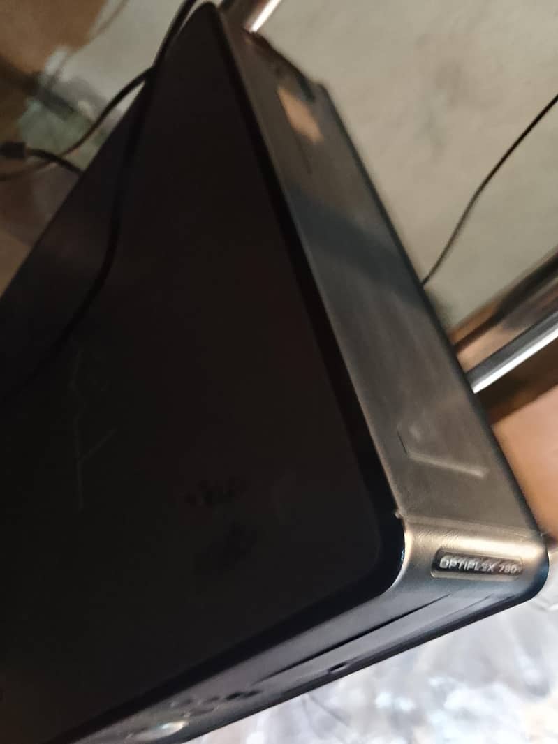 Complete Computer Setup with Table, LCD, Keyboard & Mouse 12