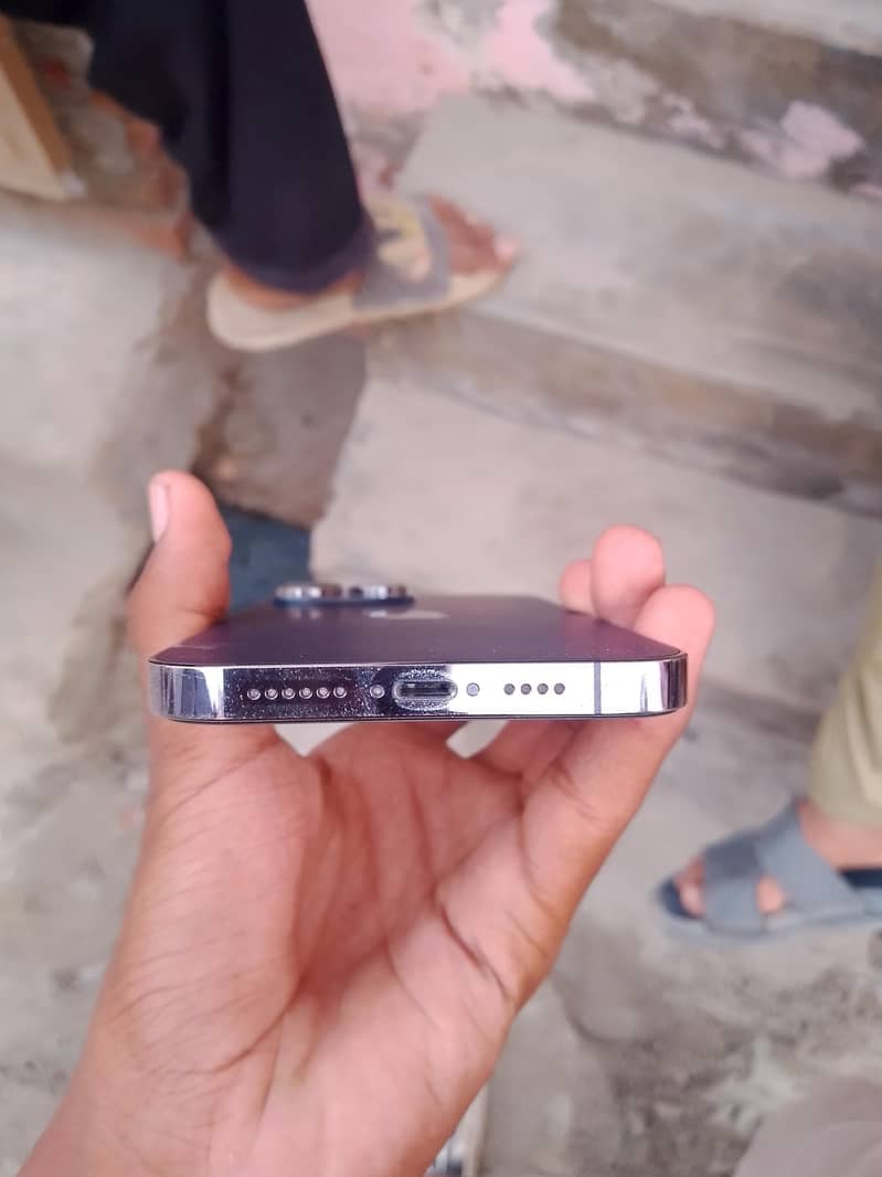 Apple iPhone 14 Pro Max 2