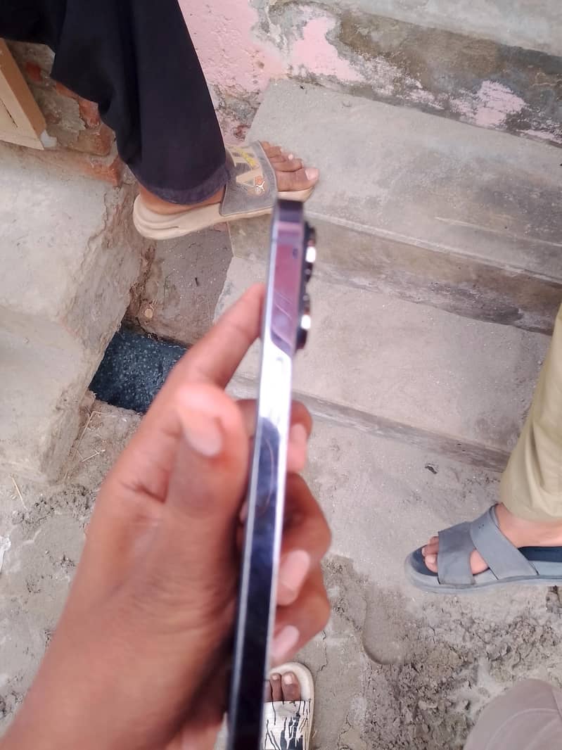 Apple iPhone 14 Pro Max 3
