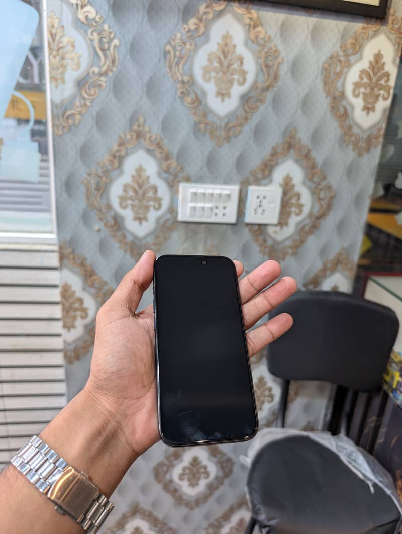 Apple iPhone 15 Pro jv 6