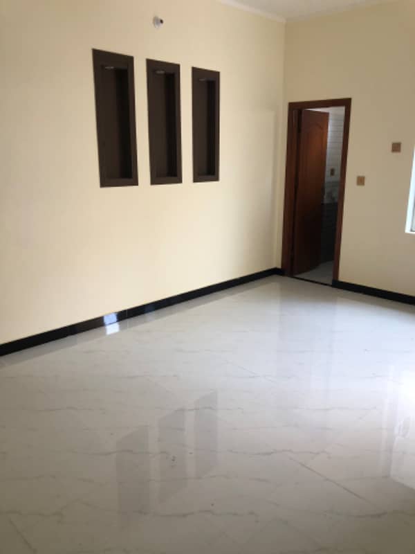 Ideal location solid construction brand new double kitchen 14