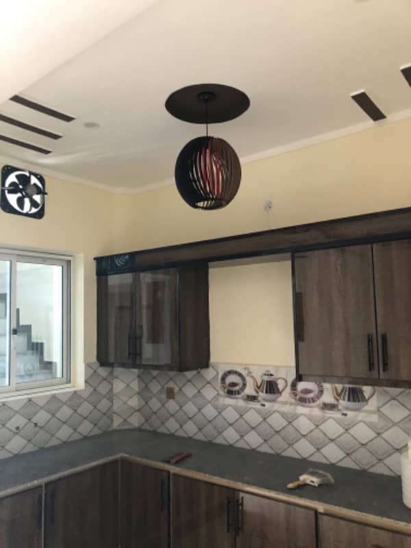 Ideal location solid construction brand new double kitchen 15