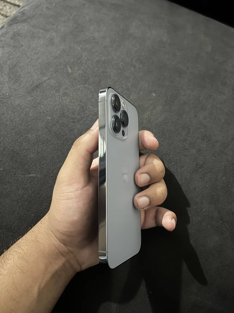 Apple iPhone 13 Pro 0