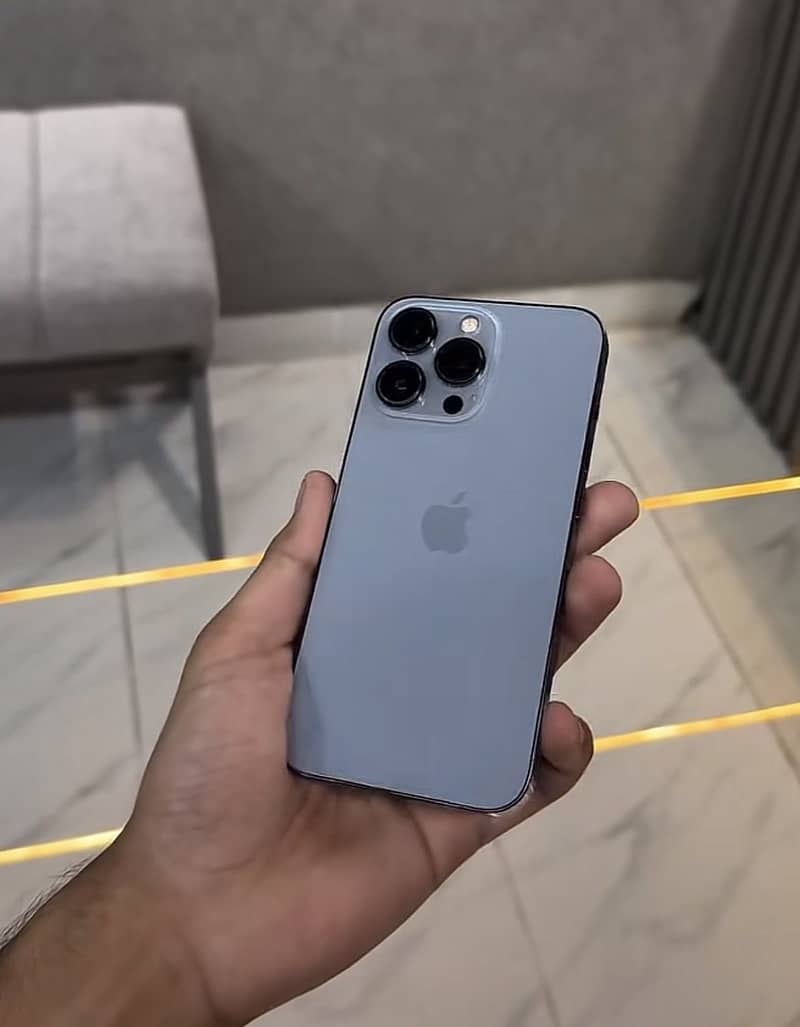 Apple iPhone 13 Pro 3