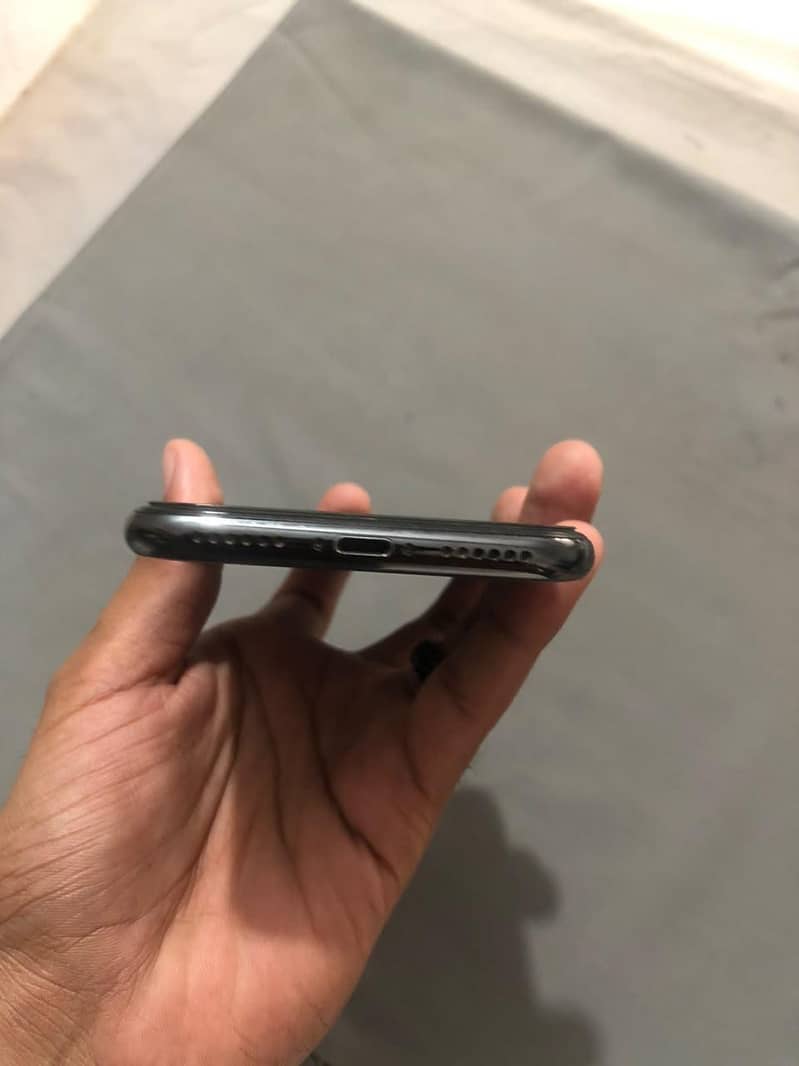 Apple iPhone X 3